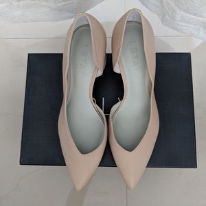 Pointed-Toe Heel Pumps